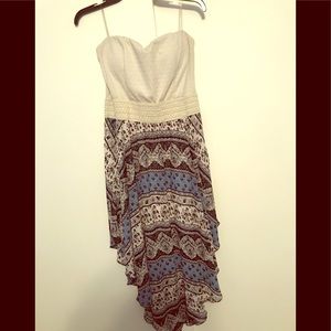 Strapless dress V shaped